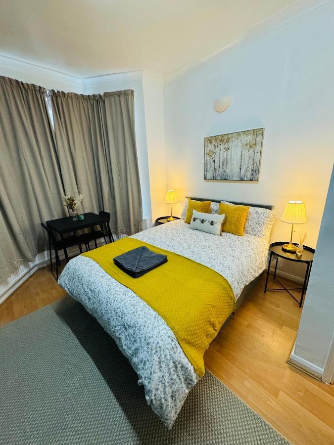 2 Bedrooms House Near Central London Exterior photo