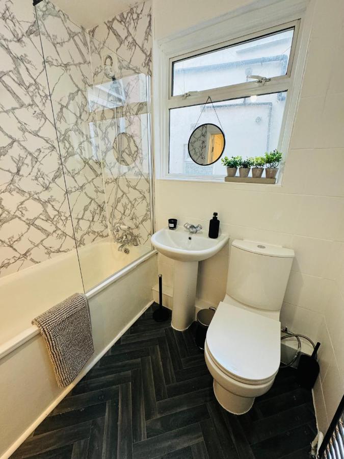 2 Bedrooms House Near Central London Exterior photo